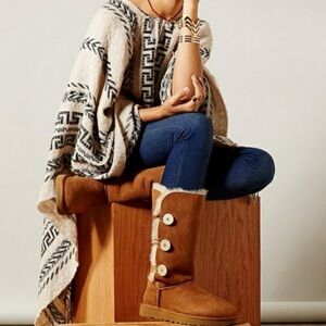 Ugg Bailey Triple Button Boots Women’s Size 7